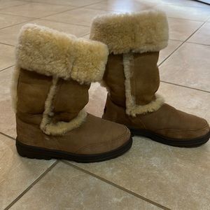 Women’s UGG Boots in size 7.